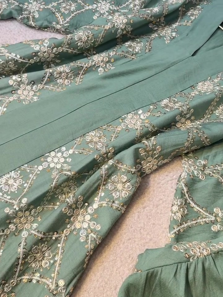 الــسعـر20الـف💛✨
القياسات(L,xl,2x,,3x)

للحجز و الاستفسار التواصل على الأرقام واتس اب 
***********
***********
***********
***********

توصيل بغداد  5000
توصيل محافظات  5000
