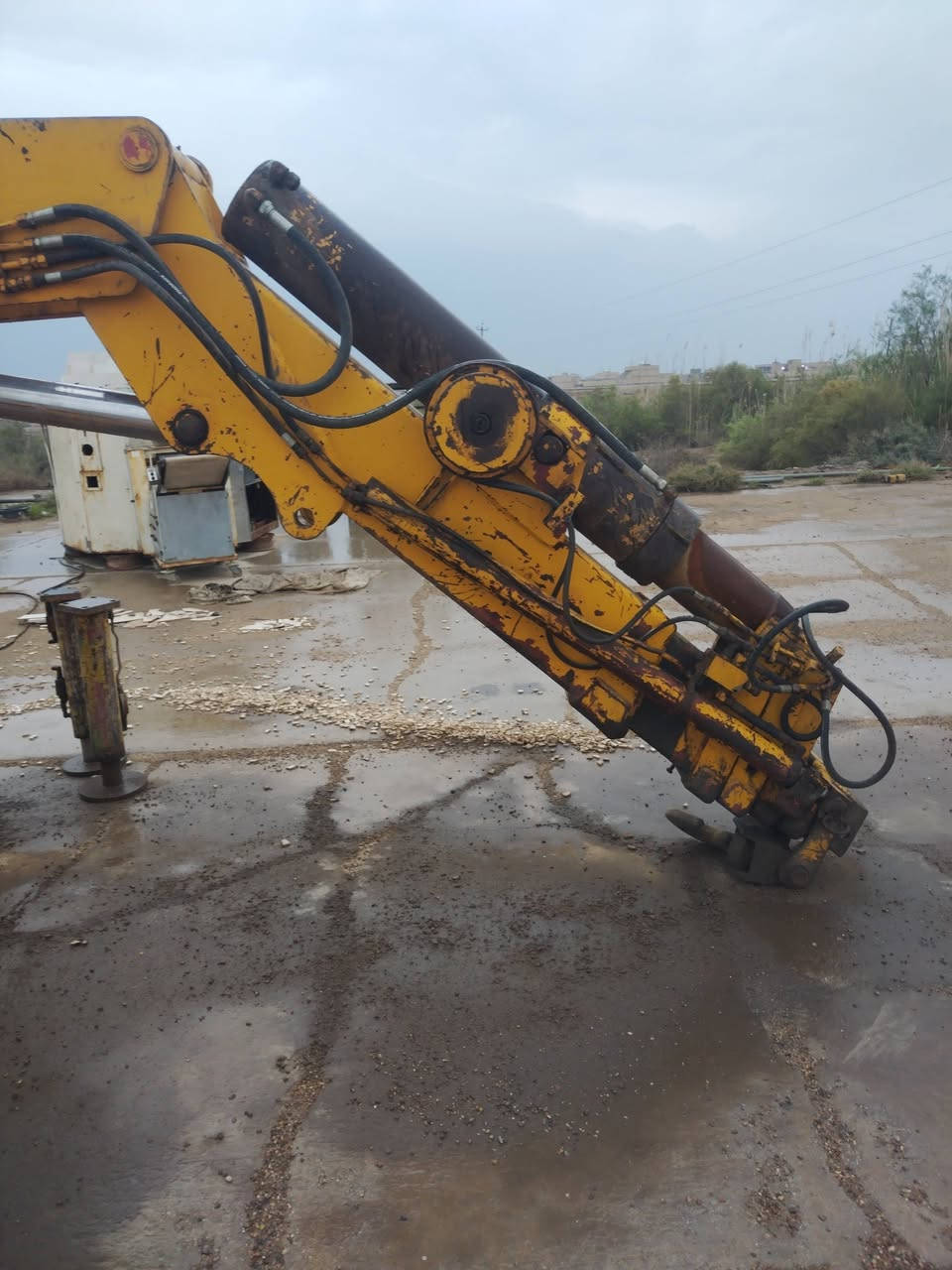 السلام عليكم كرين ايفر موديل 2007 ((20طن)) 6سلايت 5هيدروليك واحد يدوي الرقم ***********
