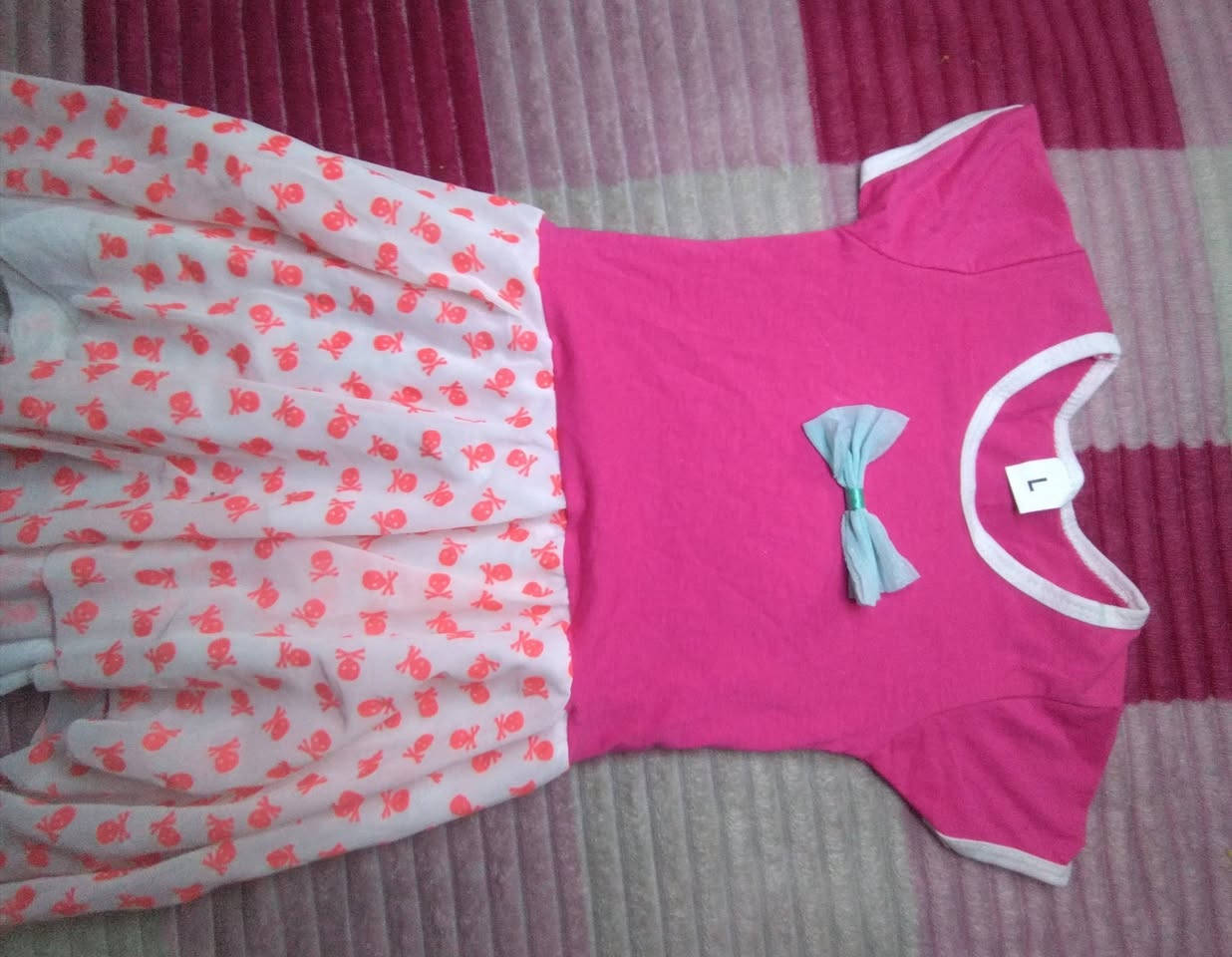 سلام عليكم

شلعه اخر 15 درزت تشيرت يلبس من عمر 10سنوات الحد 16 سنه بيه قياسات

 وفستان 3درازن  يلبس من تسعة اشهر اله سنتين ونص 
قطني فحص قبل استلام 
سعر درزن 10لاف 

رقم واتساب فقط ***********
توصيل جميع محافظات العراق
