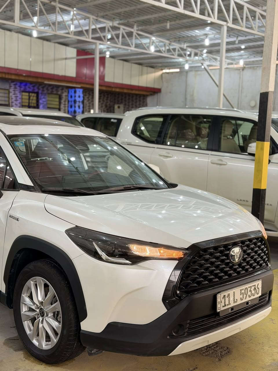 يهديكم معرض بيت شريجي لتجارة السيارات اطيب التحيات 🌺
وصول كورولا كروس  2024 هايبرد  مرقم بغداد  فول 1/1 الاستفسار ***********
نـــوع السيــــارة : تويوتا _ كورلا كروس _ هايبرد .
المـــــــوديــــــل : 2024.
لـون الســـــــيارة : أبيض .
ألمسافة ألمقطوعة : 17 الف . 
عدد الاسطوانات : ٤ سلندر هجين .
حجـــم المحــرك : 2000CC كهرباء + بانزين .
ألــــــــــــــــــوارد : خليجي .
رقــــم اللوحـــــة : بغداد .
المـــــــــقاعــــد : اسود مخمل
ألمواصفــــــــات :، بصمة تشغيل و ابواب ،  فتحة سقف سلايد روف ،  شاشة أصلية أبل كار بلي ، ، رادار امامي ، تحديد مسار ، مانع تصادم ، نظام الخروج من المسار ، قيادة ذاتية ، شاشة ديجيتال تتغير مع وضعية القيادة ، وضعيات قيادة متعددة ( Pwer , Eco , Normal ) , نظام مانع تزحلق ، سايد بريك بصمة ، اوتو هولد ، EV مود ، بطارية ليثيوم ، فول تحكم ستيرن ، اوامر صوتية ، مخارج تايب سي ، لايت عدسة  ، حركة اللايت كهربائي ، لد امامي  ، بگ لايت لد ،  ، اشاير بالمري ، تبريد قطعتين ، تبريد بيانو شاشة ،  ، ويل كب تيتانيوم . 
ملحقات السيـارة : كُتيب الضمان والصيانة ، سپير مع عدة ، مثلث فسفوري ، ارضيات ، واقيات خلفية ، بصمات عدد ٢ .
للأتصـــــــــــــال : *********** حسنين 
 سعرها 185 ورقه$
العنوان الكوت حي لحكيم مجاور محطه الواسطي
