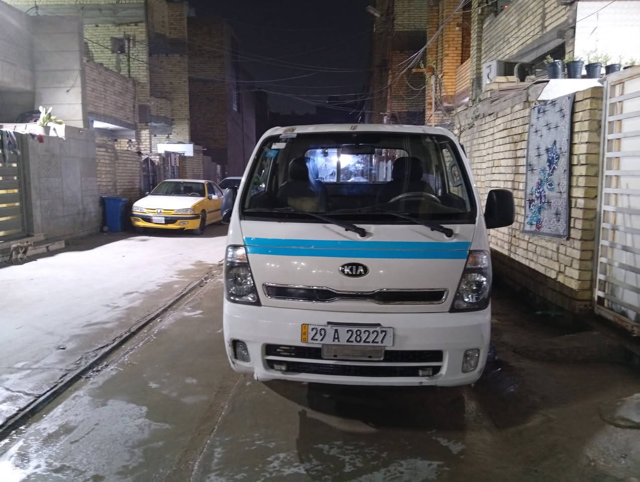 بسبب الوعود الكاذبة
كيا بنكو موديل2015 بدون محجر  محرك 2700 بلادي
محرك كير اكسن مكفول 
مكفولة من تبديل وضربة  وصبغ 
تخم تاير امامي خلفي جدد 
هزة جديدة شادلها شاشة 
رقم واسط مشروع وطني سنوية لغاية 28
سنتر لوك  
رقم مميز
سعر 106$ وبي مجال 
مكاني بغداد الامين الثانية 
رقم الهاتف ***********
