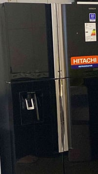 مرحبا عيوني عندي ثلاجة ربع بوب للبيع ب١٠٠ الف مستعجل ع بيعتها الله وكي...