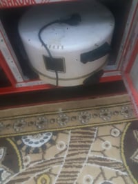 أوفن مرمر بيه خلل بسيط واير انقطع شي بسيط  ماشايفه والله ولا مصلحه سعر...