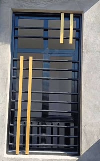 صبّاغ متفرّغ حالياً للعمل نقدّم جميع أعمال الصبغ الخارجي والداخلي، وصب...