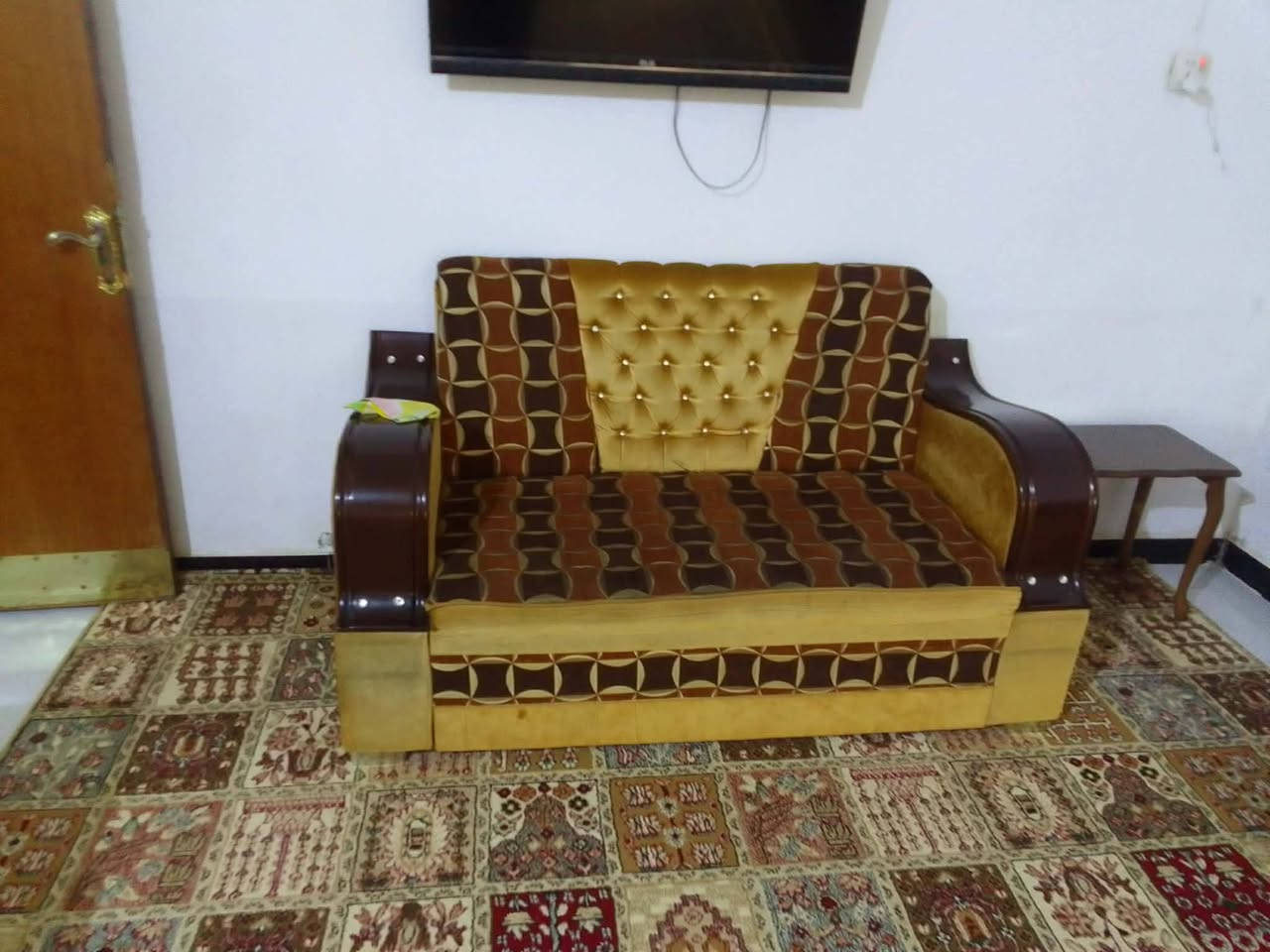 طخم نظيف للبيع السعر 500 الف وبي مجال الاتصال على هذا الرقم ***********
