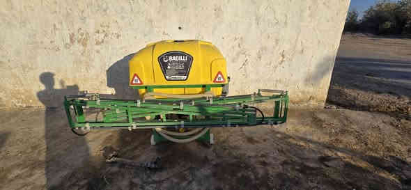 يالله 
سلام عليكم ورحمة الله وبركاته 
مكينة سيرت جاهزة رقم وسنوية تخم تاير جديد موديل1995
مع باذرة تركي 380كيلو 
مع مرشة موديل2024تاخذ400لتر 
مكان ميسان قضاء الميمونة سعر 7ملايين و 500الف 
***********
