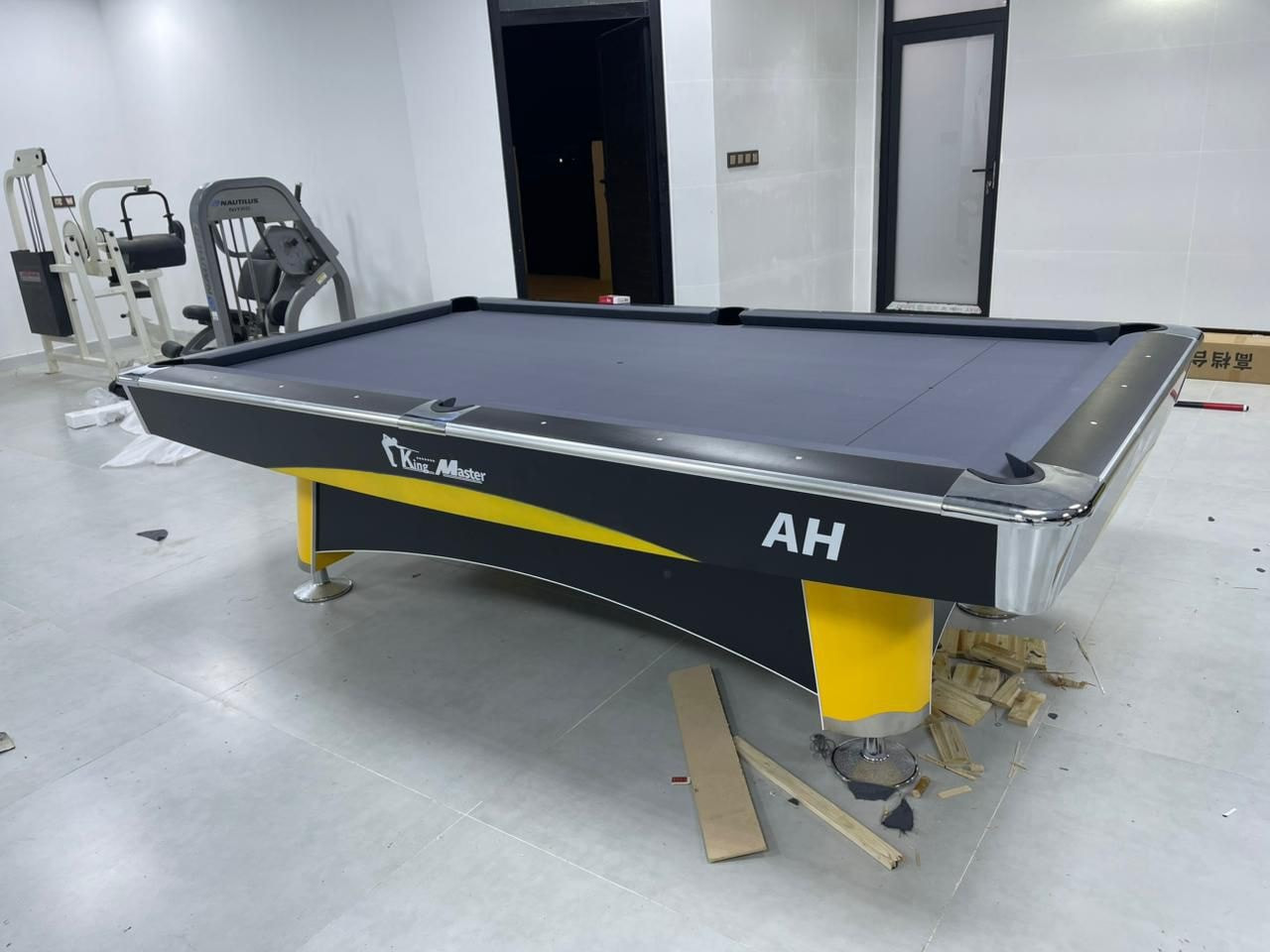 السلام عليكم بلياردات مستخدمه قليل للبيع بأسعار مناسبه جداً يوجد شد ونقل كافة محافظات العراق مع الضمان 
للحجز والاستفسار *********** _ *********** 
 يتوفر واتس اب
العنوان  بغداد حافظ القاضي قرب دائرة الكهرباء📍
