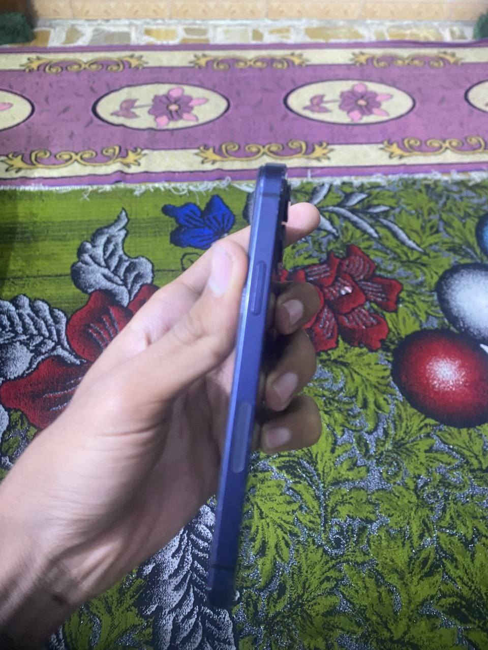 ايفون 12 العادي مبدل فقط شاشه بطاريه 77 بلاديه ذاكرا 64كلشي شغال مابي نقص سعرا 190 مكاني بغداد حبيبيه موجود واتساب***********
