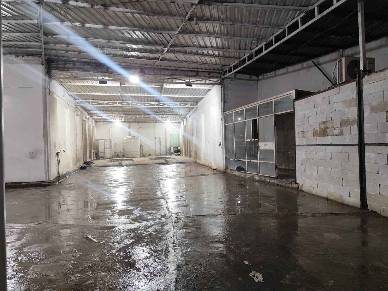 سلام عليكم كراج الإيجار حله شارع باب الحسين مقابل مركز شرطة الفيحاء رقم الهاتف ***********
