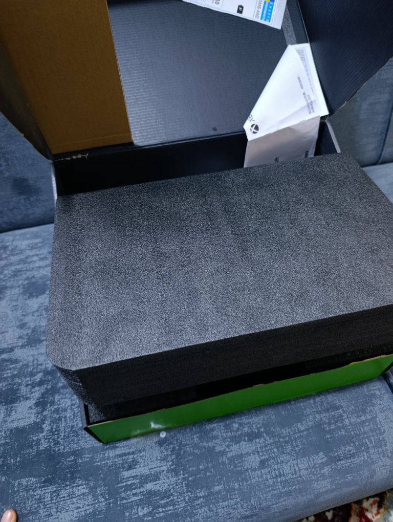 السلام عليكم سيريس اكس يجي وياه دبل جوستك وحده من الجوستك الابيض يجي وياها بطاريه تشحن وياه 
لعبه فيفا 26 جهاز نظيف يخبل مثل ما موضح بالصور سعر 600 ماكو ارخص من هالسعر 
مكاني الحلة وتوصيل موجود


**إذا كنت صاحب هذا الإعلان وتريد حذفه لأي سبب، رجاءا أرسل رسالة إلى الدعم الفني**