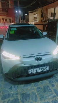 ٨٥٠٠ • خمس عدسات زنون • كرسي جلد اسود