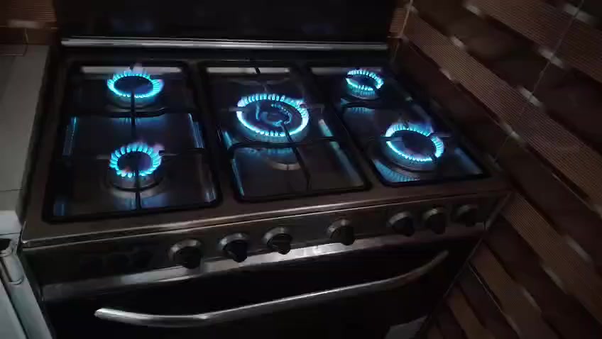 بسم الله وعلى بركة الله 
طباخ مصري ستيل نظيف جدا 
العنوان محل بلدروز مجاور ابو وطن للمفروشات 
موبايل ***********
