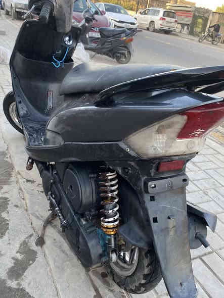 سلام عليكم ماكس عدلة للبيع 
دراجة مكينه مال  رمبة  ما مفتوحة شلعة ومعدل تخبل 

مكينه 49  دراجة شغالة وصافية  مكينه مكفولة صوت نضوح تبخير 

دراجة نقص دكمه مال سلف 

وكلوب امامي 

الباقي كله كامله  

سلف بلادية 

كابريتر بلادية

  بيها ويل رياضي ودبل خلفي رياضي بس 

 استاند تعليك وصفح دراجة تخبل ما ناقصة شي 

مكان بغداد دورة. سعر550 بيها مجال بصيط 

 خاص او واتساب ***********
