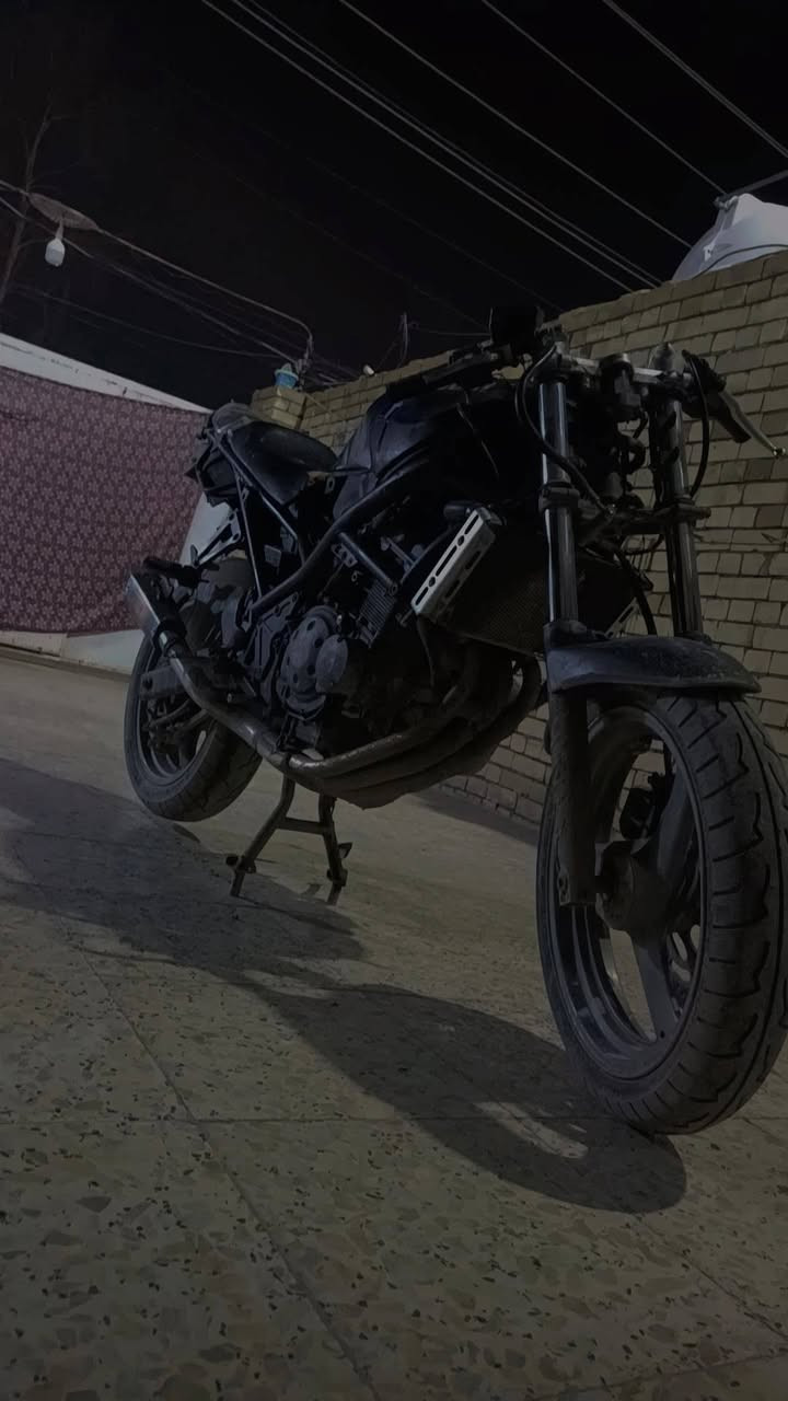 سلام عليكم
باندا ربع 
مكينه ناشفه 
كابريتر  صافيه 
نكره سلف بكل وقت 
سعر 700
لأستفسار ‏‪***********‬‏
