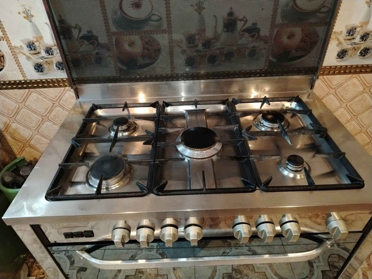 طباخ باله كويتي إيطالي دنك قياس متر شرط الفحص والنضافه مكانه زبير متوفر توصيل الأسعار والتفاصيل داخل الصور اي استفسار خاص ***********
