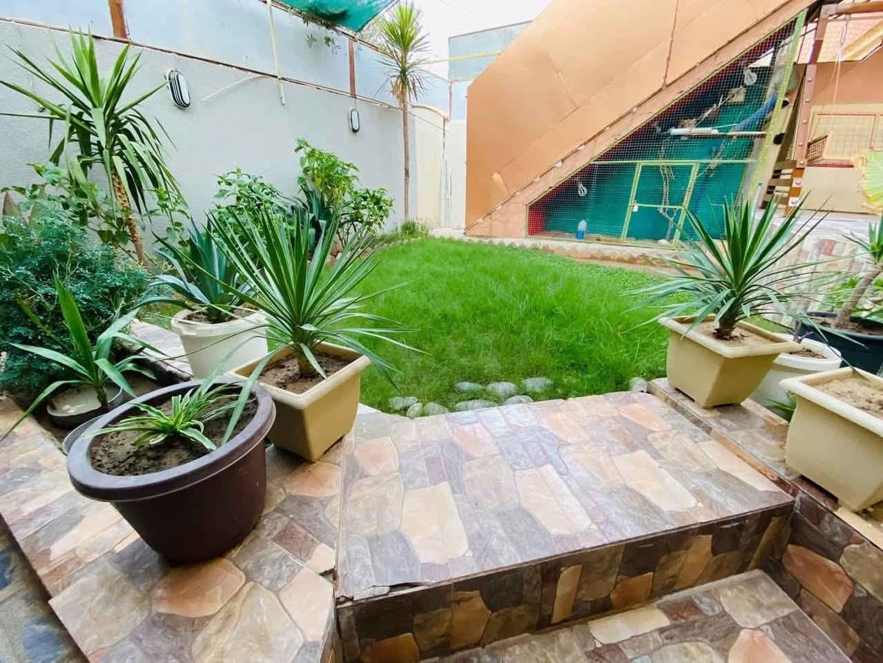 🔴عقار للبيع من :
عروض مكتب (( مملكة الخير )) لتجارة العقارات 

•بيت للبيع في حي الصديق الاولى خلف مرطبات البحرين 
•المساحة: 300 متر واجهة 11 ونص شارع تبليط بعرض 12 متر 
 
طابقين / درج خارج وداخل البيت 

الطابق الارضي غرفتين نوم وهول واستقبال ومطبخ وصحيات 
الطابق الثاني اربعة غرف وهول وصحيات 

🌍الموقع : حي الصديق الاولى خلف مرطبات البحرين 
📃 سند سكني ملك صرف / شرط القرار التمليك  والتحويل 

#مملكة_الخير_للعقارات عنوان المكتب:  الموصل _ سايدين مرطبات البحرين قرب قاعة الفخامة للاعراس 
📌 نستقبل عقاراتكم في اغلب مناطق الموصل ..

‭0751 007 1659‬ ‬

‭0770 606 6687‬
