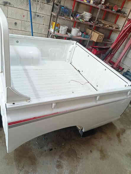 ئەم ئەشیایانە بۆ فڕۆش.
هەموی بیلادو شەریکە 
سفرن هی سەر سەیارەییە داگیراون
(مۆدێل( 2012
شوێن. سلێمانی 
***********
***********
