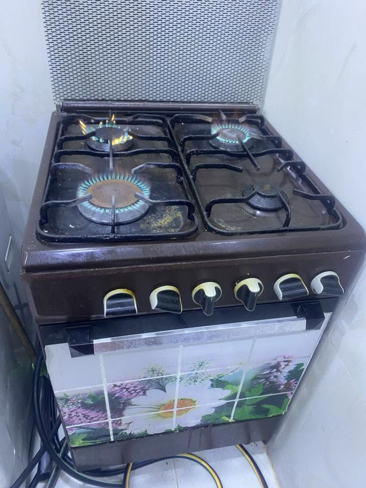 طباخ كله شغال وقوي ماعدى العين الصغيره ماتشتغل السعر 75وبيه مجال


**إذا كنت صاحب هذا الإعلان وتريد حذفه لأي سبب، رجاءا أرسل رسالة إلى الدعم الفني**