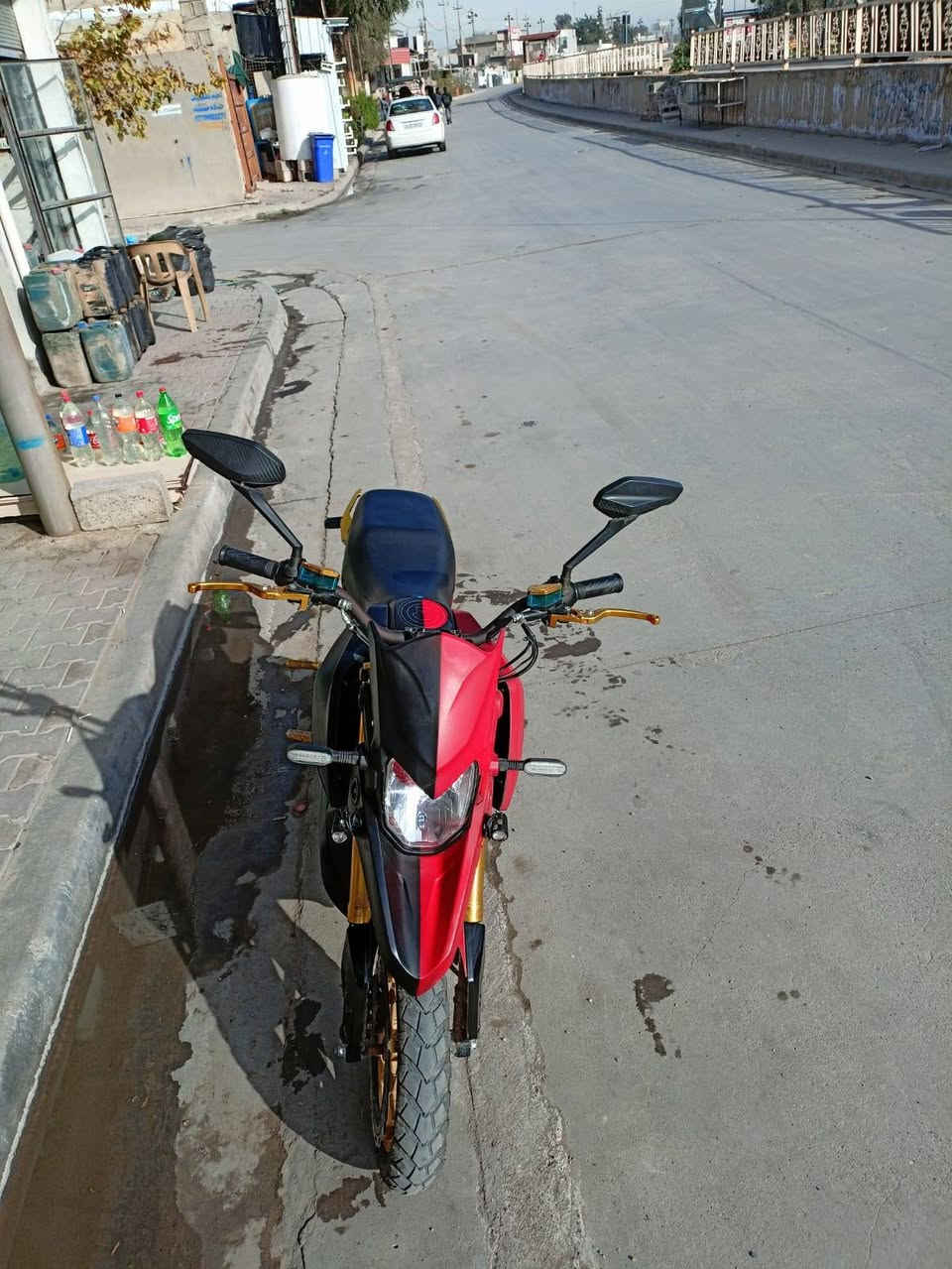 السلام عليكم للجميع دراجه قفاز للبيع ست بطاريات مسطره استخدام شهر واحد فقط تشغيل السويتش بصمه نظيفه كلش للتواصل فقط واتساب ***********
