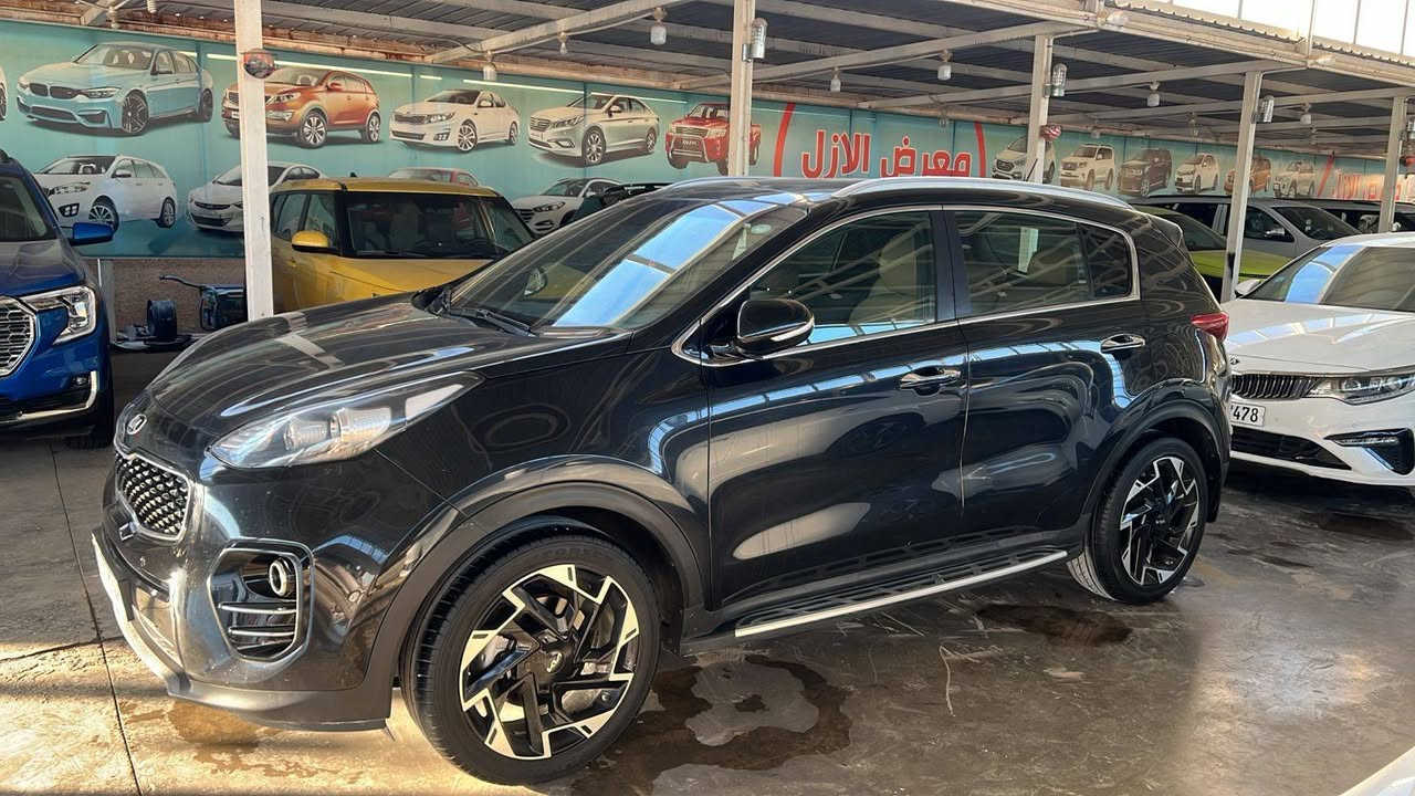 السلام عليكم سبورتج ٢٠١٨ خليجي فول مواصفات بنوراما بصمه بك لايت لد رادار امامي مكفوله صبغ وتبديل وبارد سياره جديده ماشيه ٩٠ الف محرك ١٦٠٠ رقم اربيل مكان السياره واسط الكوت بيع فقط *********** السعر ١٧٥ ورقه
