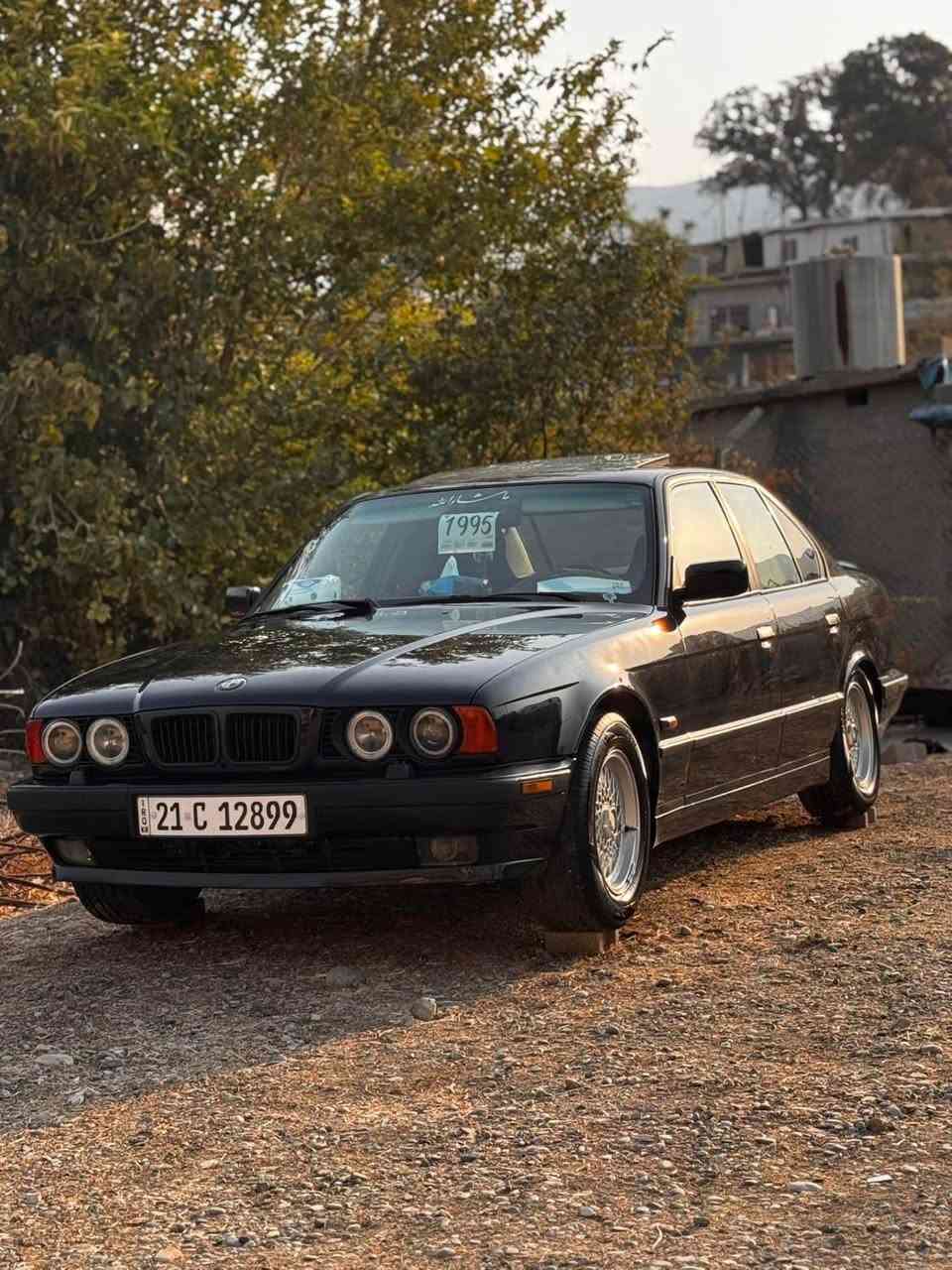 Bmw
رەقەم سلیمانی 
مودێل  ١٩٩٣ 
سلایت
کوشن جڵد
کوشن کارەبا
٤ جام کارەبا
پەردە بیلاد
هەموو گیان بە شەرت
 فول مواسەفات
 قەپات واسەفات
بۆیاخ لێدراوای هیچ نیە 
پێش و دوای کەپسە
بۆیاخ شەریکە بەس بۆنیدی بۆیاخە لەسەر ساقی
ژ.***********
شوێن: سلیمانی السليمانية, العراق
