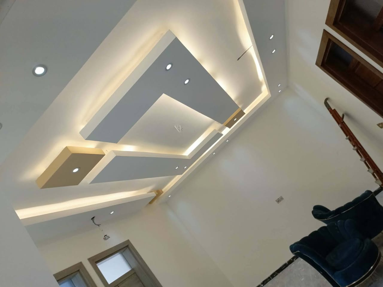 للديكور الحديثه 
مستعدون لكافة اعمال الديكور جبس مبورد بورتكس فوم انواع الصباغ الخارجية ولداخليه سحب بورك بديل خشب بديل رخام
العنوان نجف 
***********
