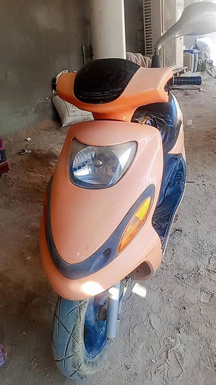 السلام عليكم اخوان
دراجه للبيع نوعها دولفين ياباني محرك جديد صار 6 أشهر مشدود+دبلات جدد+ تايرات جدد كلشي شغال بيها لايت امامي خلفي دبل اشاره جاهزه من كلشي 
السعر 600 ألف وبيها مجال  قرنه بني منصور. رقم  هاذ رقم صاحبه***********
