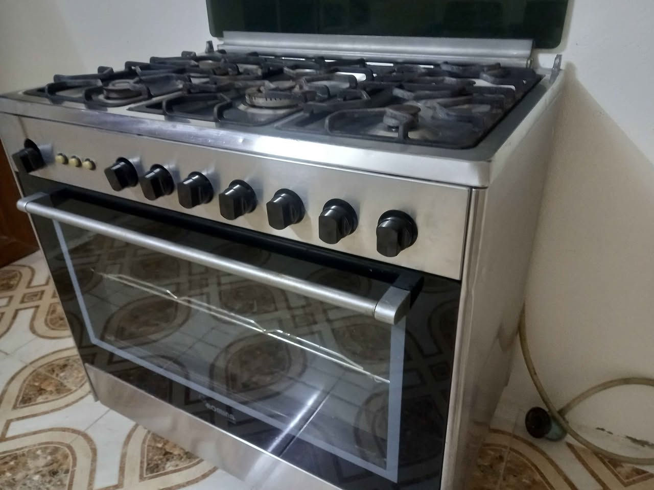 طباخ إيطالي للبيع شرط الشغل السعر ١٢٥ ألف العنوان موصل حي الصدام بعد السيطرة عالشارع العام طريق بعشيقه *********** *********** يوجد توصيل داخل الموصل أجره عالمشتري موصل, نينوى
