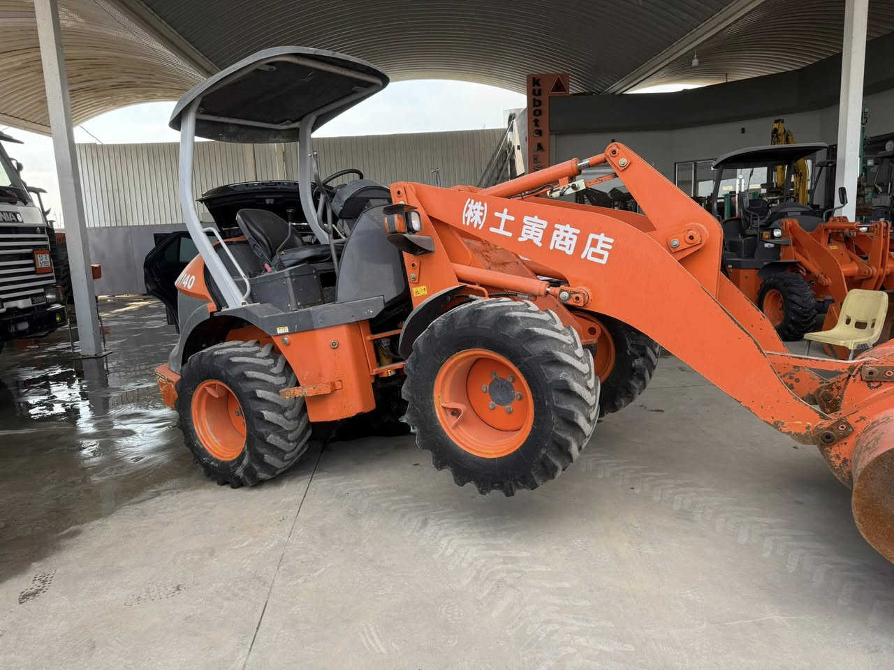 #اعلان 🛑
Wheel loader hitashi zw40
شفل هيتاشي40 بحالة جيده جداً دخول جديد عدد ساعات العمل  4000وارد يابان موديل 2011
للاستفسار
***********
***********
