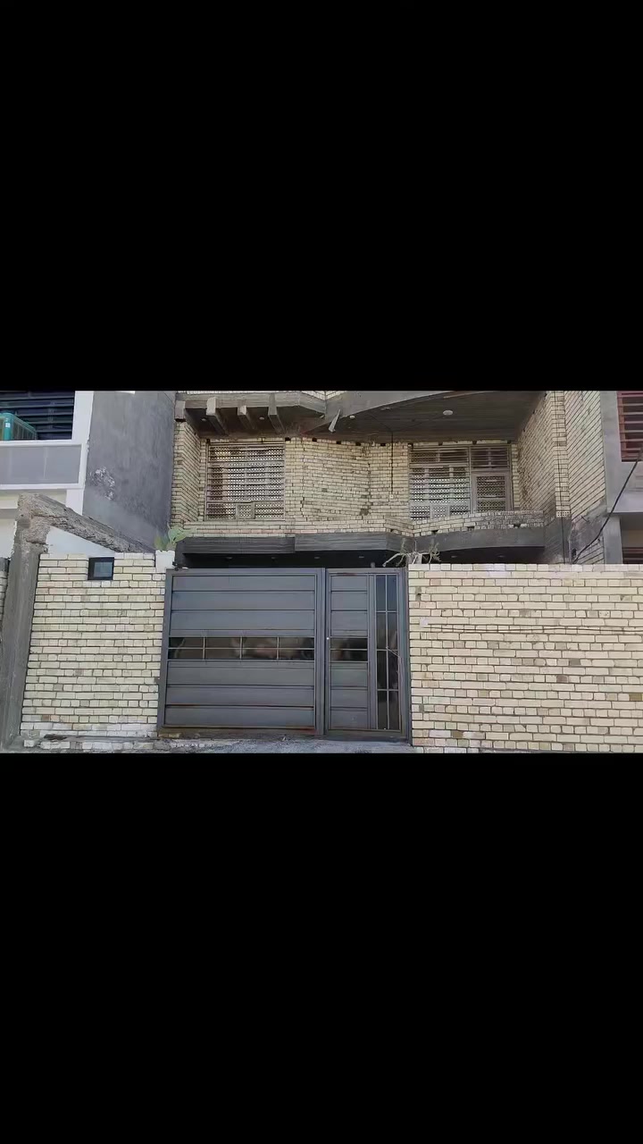 #دارللبيع_حي١٨_العسكري_الجديد
مساحه الدار ١٧٠متر واقع حال ١٥٠متر طابقين في السند الواجه ٨ونص ونزال ٢٠متر بناء طابوق درجه اولى شارع ١٥٠متر بناء حديث يحتوي البيت على ثلاث غرف نوم واستقبال واصاله ومطبخ وصحيات وكراج كبير  للاستفسار عن السعر الاتصال على الرقم *********** *********** او خاص@
