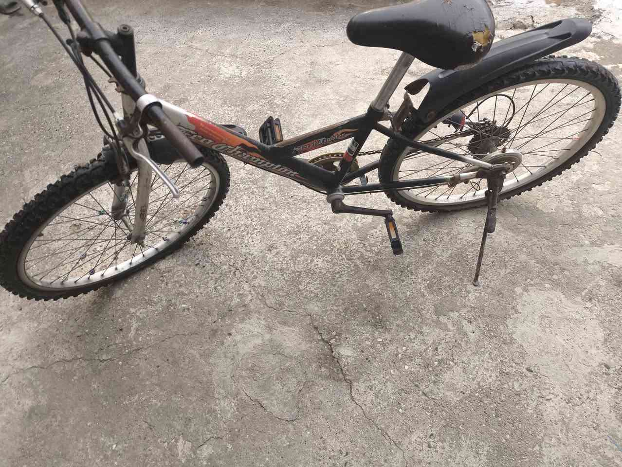 بايسكل للبيع 
حجمها : 24
سعرها : 40الف
للمهتم التواصل خاص


**إذا كنت صاحب هذا الإعلان وتريد حذفه لأي سبب، رجاءا أرسل رسالة إلى الدعم الفني**