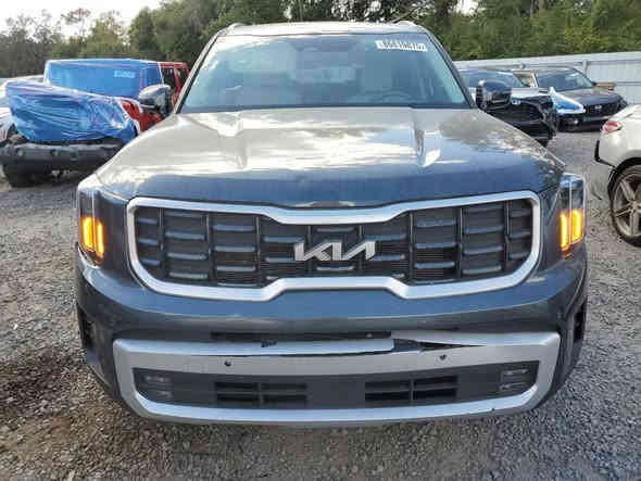 #أعـــلان_مــــــــــزاد #مكتب_بوابة_دبي
سعر نقل مخفض الى جميع الموانئ
ـ نوع السيارة : 2024 KIA TELLURIDE SX
ـ تاريخ المزايدة : 21/11/2025 الساعة 6:00 مساء 
ـ السعر : حسب تاريخ المزايدة المذكور أعلاه: 1700$ دولار 
ـ الضرر والمواصفات : حسب الصور المرفقة
-جميع السيارات الهايبرد الكهرباء معفي
من الكمرك الضريبة والرقم مجاناً
ملاحـــظــة .. السيارات المعروضة داخل الصفحة هي مجرد نماذج بسيطة للمزاد
وللمزيد من المعلومات الحضور الساعة الرابعة عصرا الى مقر الشركة الكائن في:
شارع الحزام الاخضر المدينة المايئة- مقابيل حي العدالة #النجف_الاشرف
المكتب ***********
زيد الطفيلي***********
عبد الله الزاملي***********
للانضمام لكروب الواتساب اضغط ع رابط
https://chat.whatsapp.com/HEg5DTFOYCnFPwSoSvOuuq
