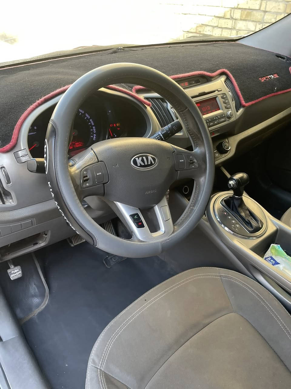 السلام عليكم سبورتج للبيع 2013 ماشيه 173 مكفوله من الصبغ بس كم مكان بارد السونار بالمنشور السعر 145 العنوان مدينه الصدر ***********
