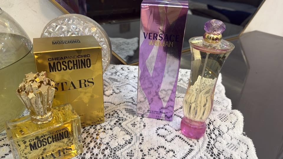 مجموعه عطور فرساجي اصلي مفتوح فقط سلفون ابيع القطعه ٦٠ الف شلع اي نوع شرط اصلي وشرط الفحص وين متريد للتواصل ***********واتس اب
