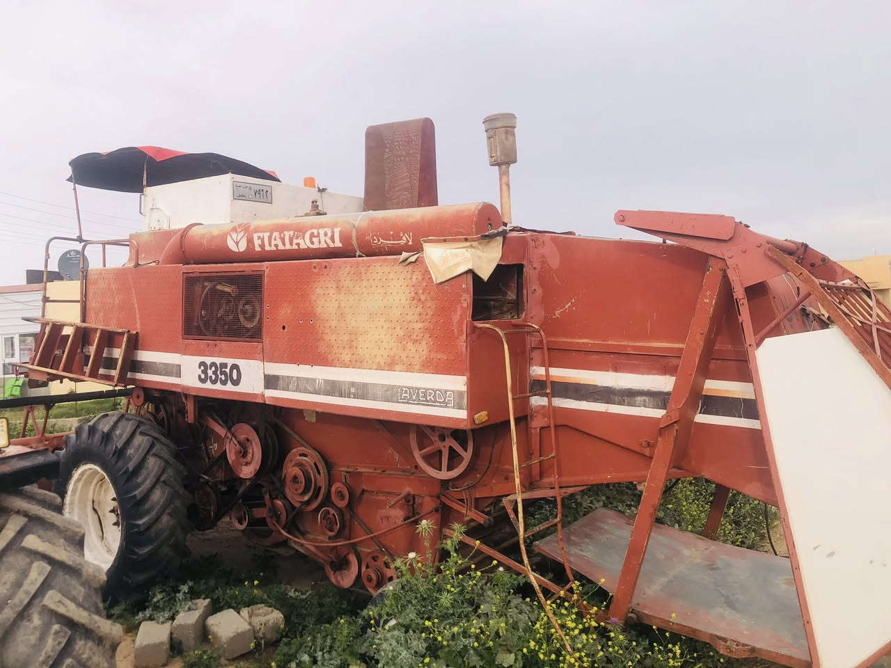 للبيع حاصدا لافيردا موديل 85 شرط وكالة عنوان نينوئ سنجار موبايل ***********
