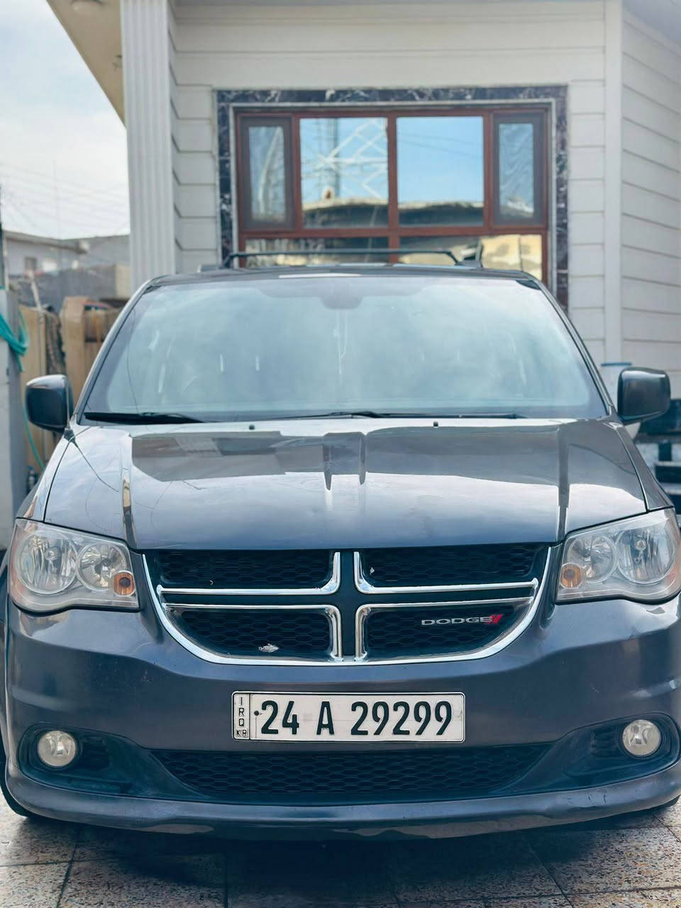 دوج كرفان17 فول مواصفات بدون صبغ ولاضرر  كير محرك كفاله كشنات جلد ابواب  كهربائي جنط شفط *********** السياره موجوده بل دهوك  سعر 180بيه مجال شويه
