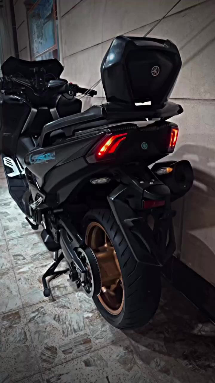 Tmax2019 وكاله الدراجه شوفت عينك ما نقصها برغي واحد وجيب وياك 50فيتر إذا كلك بيها خلل مكينه او شي تاخذها وتروح ممشاها 24الف شراي تعال خاص وتشلع عيوني مكاني بغداد 
الرقم:*********** واتساب او اتصل موجود 
تعال خاص و انطيك تفاصيل اكثر فول مواصفات 🛑
