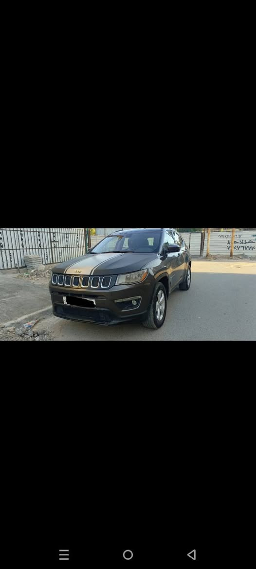 جيب كومباس فئة لاتيتيود 2018 
اللون رصاصي غامق 
محرك 2400 جيد جدا 
كير جيد جدا 
صدر جديد قبل اسبوعين شديته
ماشبة 61 الف
حادث خفيف حتى الايرباك مطاك بعده
رقم  بغداد دولي جديد باسمي تحويل ثاني يوم 
كشنات جلد 
تبريد قطعتين ثلج 
بصمه جنطة 
مكاني بغداد 
بيهه سونار 
122 وبيهه مجال بسيط 
سياره جاهزه من كلشي والحمد لله 
للأستفسار واتساب(*********** )محمد
