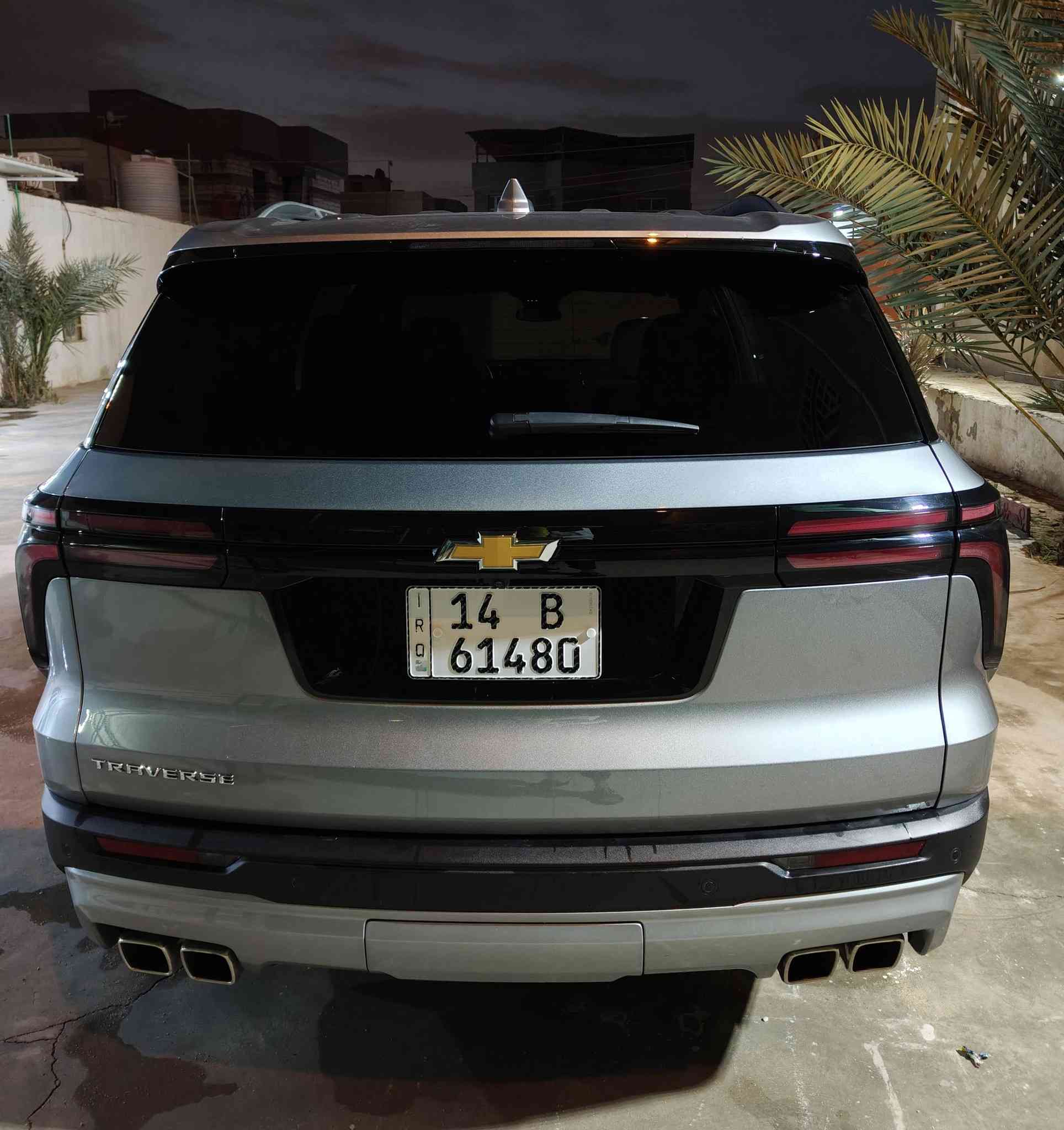 السلام عليكم ورحمة الله وبركاته  

شفروليه ترافرس موديل 2025  

- اللون: رصاصي  
- وارد: أمريكي  
- الكفالة: عامة  
- التقرير: عطل ميكانيكي فقط  
- القطعة المبدلة: PCM فقط  

✨ المواصفات:  
- فول مواصفات ما عدا الفتحه 
- كشنات سياحي  
- شاشة كبيرة متصلة مع العداد  
- 5 كامرات  
- أنظمة أمان ومساعدة قيادة  
- العديد من المواصفات والمميزات الأخرى بعد فيها ،

📋 الحالة:  
- مرقمة وجاهزة  
- رقم بصرة باسمي  
- داخلة كتاب شهداء  
- نظيفة جداً ومستعد للفحص  
البصرة:شط العرب

💰 السعر: $340 

📞 للتواصل: ***********
