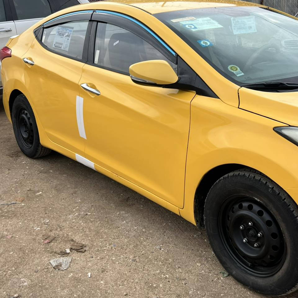 السلام عليكم النتره افانتي موديل 2012 رقم بصره الكليزي بسمي بيها باب الخلفي بدل محرك 1600 توه شديته 
جديد مامفتوح برغي بي 
تايرات جدد حداديه خير من الله سياره مال جناي جاهزه السعر88وبيها مجال مواصفات السياره شاشه كامره اشاير بلمري تحكم استيرن مرايات شفط  عنوان ناصريه مركز رقم***********
