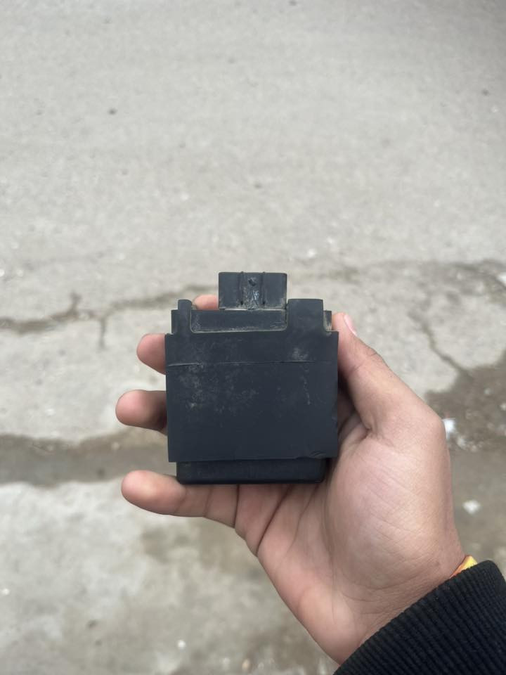 السلام عليكم
عقل ماكس 120 بلادي مال رمبه طلعته من دراجتي مال حاويه شغال كلشي مابي السعر 35 وبي مجال قليل 
مكان مدينه الاورفلي 
***********
او للمراوس بتزويد جيتي ار
