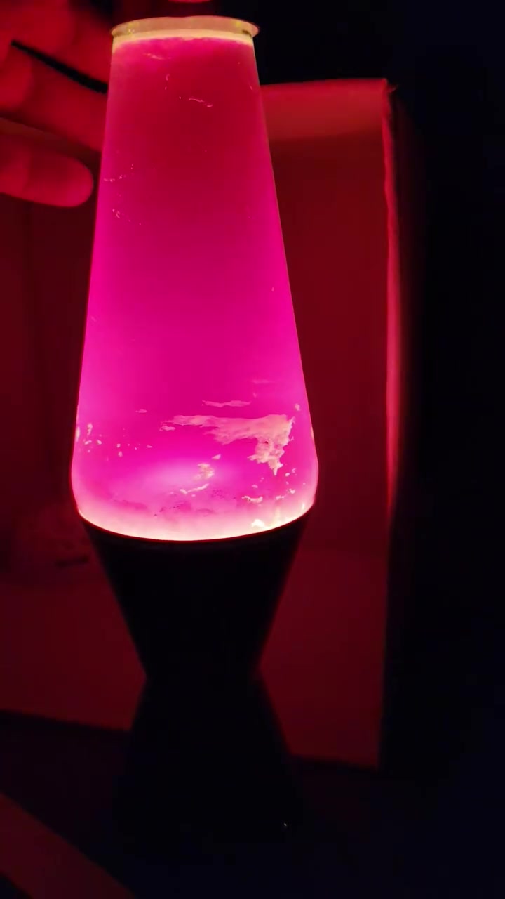 ✨ ضِف لمسة من السحر والهدوء إلى غرفتك! ✨مصباح اللافا الكلاسيكي (Lava Lamp) المميز متوفر الآن 🔥يضفي أجواءً ريترو ساحرة وإضاءة ليلية خافتة ومريحة للأعصاب بحركاته الانسيابية وألوانه الجذابة 🌟 الكتل تتحرك بسلاسة لتصنع لوحة فنية متجددة في كل ثانية.📦 يوجد توصيل داخل بغداد وجميع المحافظات!للطلب والاستفسار (دايركت أو واتساب) 📲:*********** #مصباح_لافا #ديكورات_داخلية #بغداد #هدايا_مميزة #اكسسوارات_منزلية
