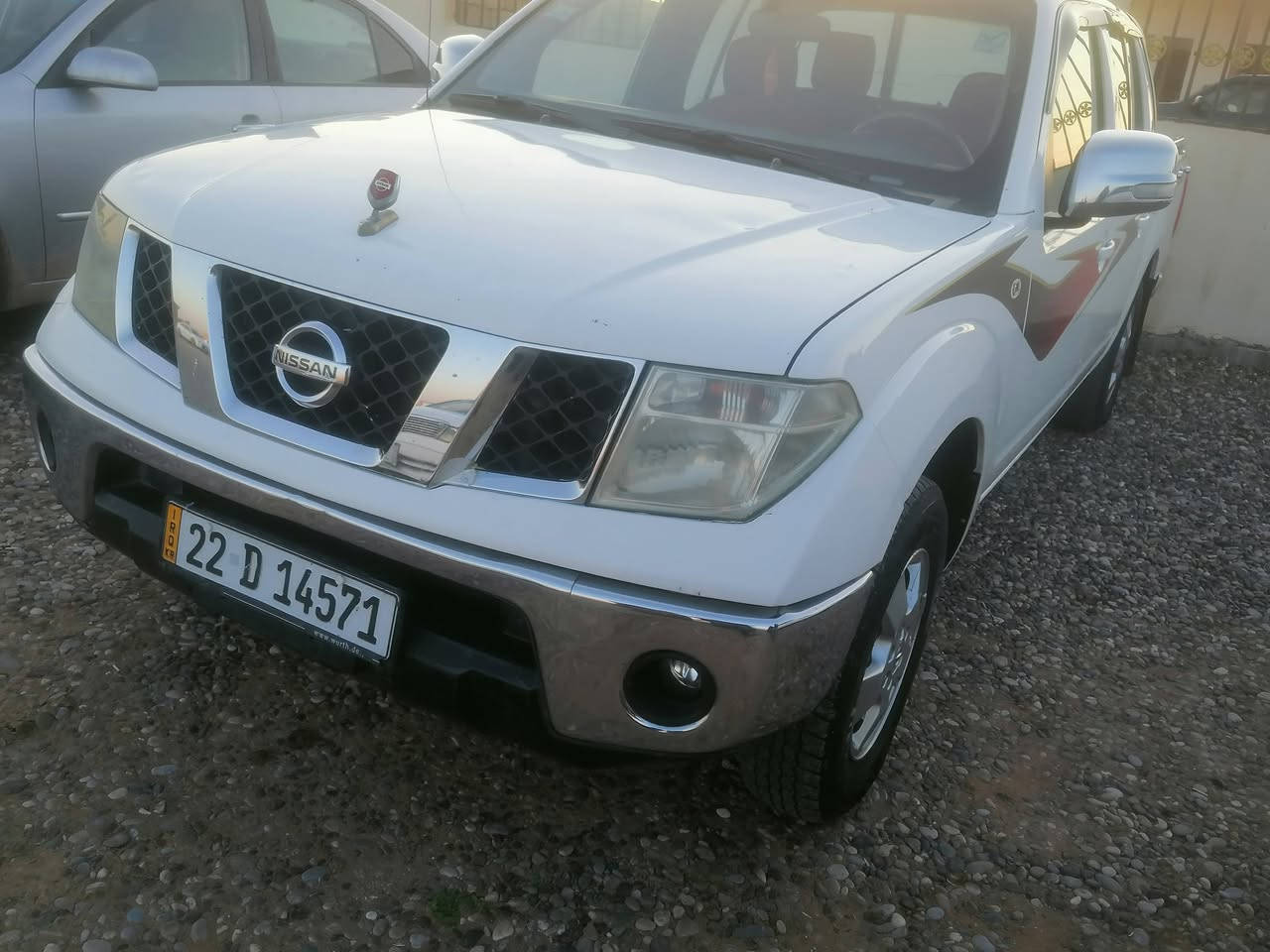 للبيع او مراوس حسب القناعة نيسان نيفاره موديل ٩ كير عادي رقم أربيل دولي الشرعى موجود تحويل مباشر محرك كير ذهب سياره بدون صبغ السعر ٩٠ وبيه مجال للشراي *********** خابر وتدلل مكاني الشركاط سياره مال جناي
