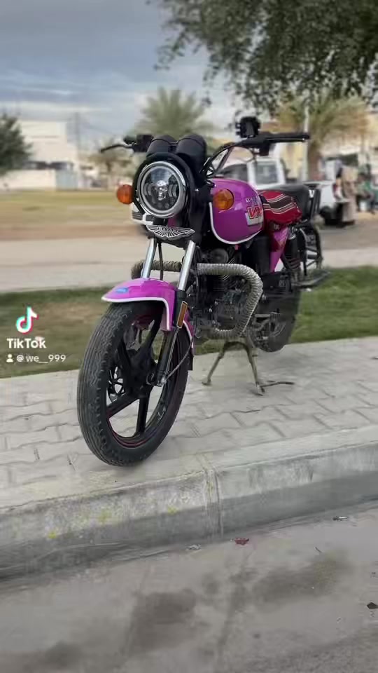 سلام عليكم 🫡
نوع الدراجه— دايون نفخ 
مديل—2023
لون الدراجه—بنفسجي
الدراجه—اوراق اصولي
حجم المكينه—200
مابيها نقص برغي 
كير ومكينه—خير من الله 
الدراجه علا الوضع البلاد—و مرتبه ترتيب خفيف وحلو 
الدراجه—انضف من الصوره 
كلشي شغال بيها— كهرباىيات هورن اشاير بك لايت دشبول كامله مكمله
السعر—خاص 
المكان—كربلاء مستشفى 🏥 الكفيل 
الرقم—***********
