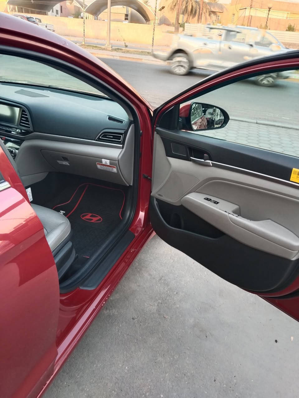 يالله / النترا امريكي 2020 فول لمتد ضرر باب السائق والورا مبدل سيارة جديدة كشن جلد تدفئة اشاير بالمري رادار 360 درجة توقف ذاتي قيادة ذاتية لايت خمس عدسات ترحيب صندك ذكي هواي بيعة مواصفات السونار موجود رقم اربيل الدولي ماشية 78 الف// السعر 146 وبيه مجال تريد تحويل وكالة مباشر // *********** *********** مكان السيارة بغداد المدائن
