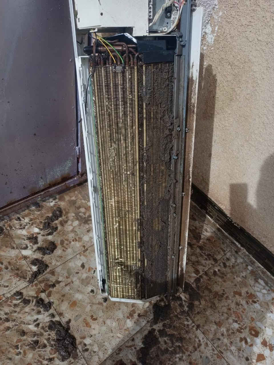 تنصيب وغسل وشد السبالت اسعار مناسبه جداً
30 الف فقط

الاتصال: ***********
ورشه  الأخوين للتبريد
