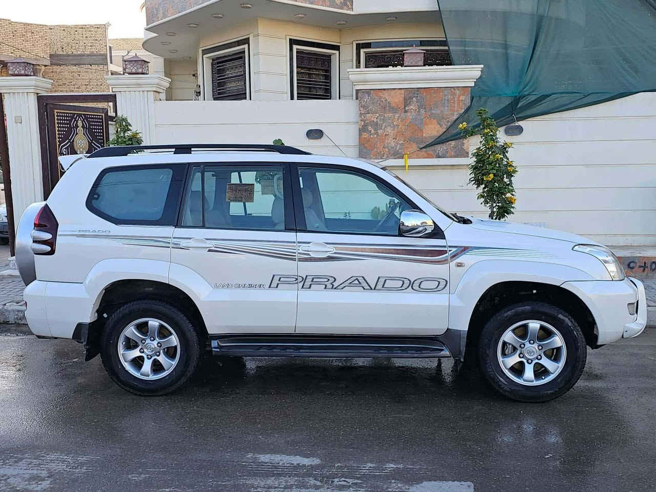 سلام عليكم برادو 2007. كويتي فوورل خليجيه رقم بغداد جديده السياره وجاهزه 6 سلندر مامفتوحه ب160 وبيه مجال حك الجيه 
اي الاستفسأرً ***********
***********
مامتواجد بلفيس
