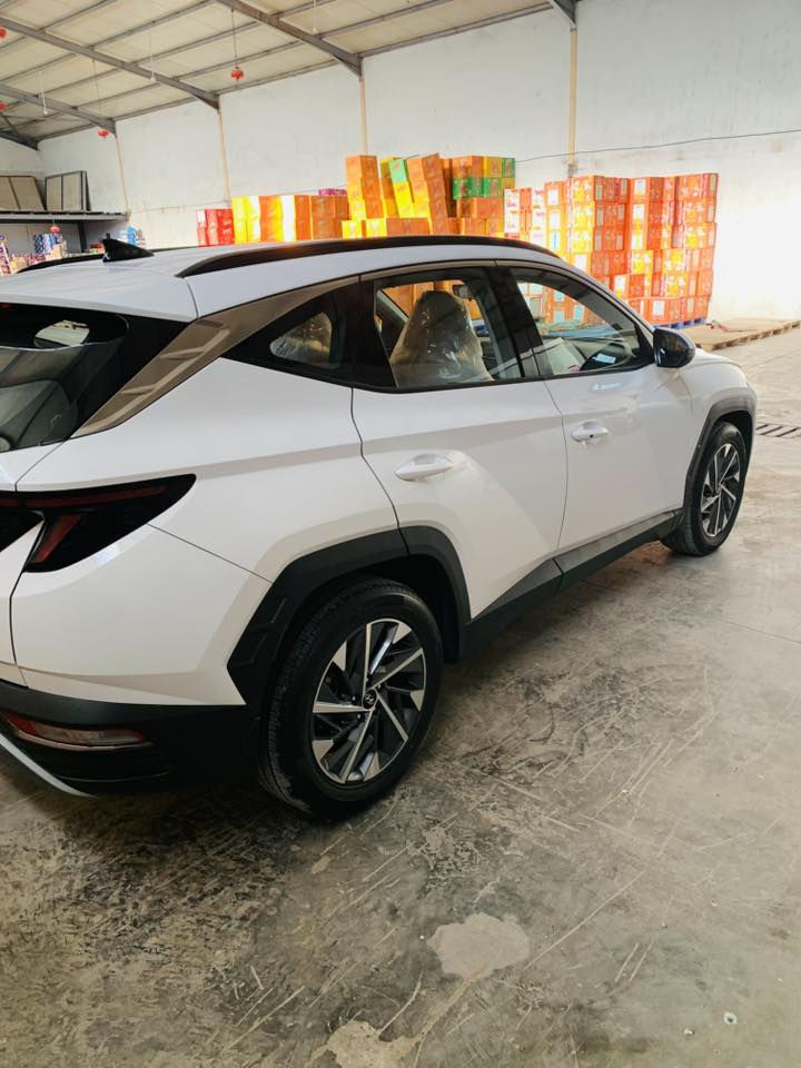 توسان ٢٤ خليجي                                                             فول مواصفات ماعدا البنراما 
ماشيه ٥٠ الف 
رقم بغداد دولي بأسمي مكفوله من الصبغ والتبديل 
السعر 220 وبيه مجال قليل 
المكان كربلاء 
للاستفسار ***********
