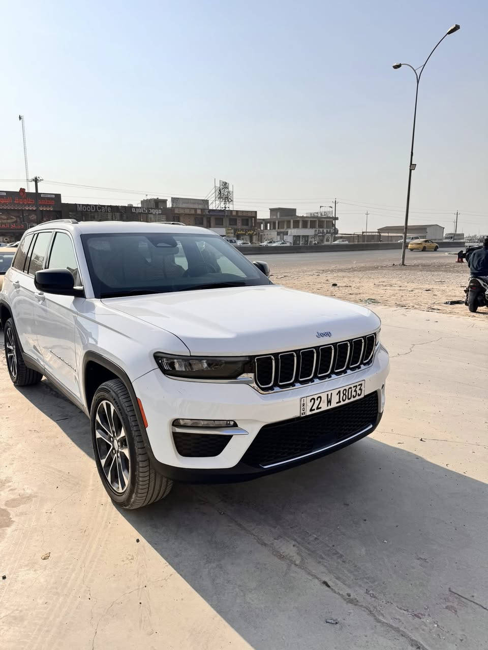 السلام عليكم
جيب شيروكي لاريدو 

موديل 2024

محرك3600بانزين 

رقم اربيل الجديد 

حادث امامكم بل صور

مواصفات 

حساس خلفي 

رادار 

كامره 

بصمه 

كشن السائق كهربائيّ 

شاشه 

شفتات ستيرن 

مثبت سرعة 

بيها بنيد وجاملغ مبدل بدون دواخل وبدون شاصي والسونر هم بل صور 

السعر 290وبي مجال قليل 

العنوان بغداد 

هاتف ***********
