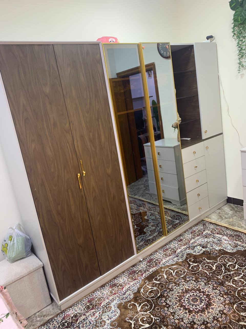 سلام عليكم عندي غرفه جديده صالي شهرين مخذتهه من شركه برونز ضمان ١٠ سنين تركي كاندري مع دوشك هديه


**إذا كنت صاحب هذا الإعلان وتريد حذفه لأي سبب، رجاءا أرسل رسالة إلى الدعم الفني**